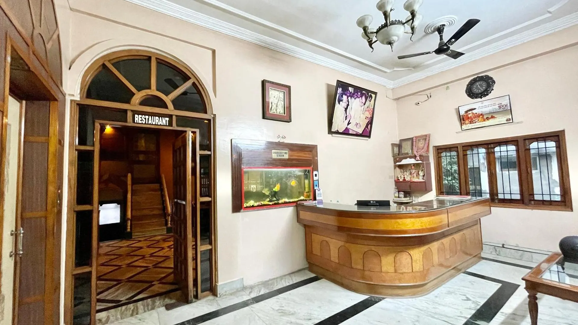 Hotel Shivam ! Varanasi होटल शिवम హోటల్ శివం ஹோட்டல் சிவம் Foreigner'S Choice ! Fully Air-Conditioned Hotel With Lift & Parking Availability, Near Kashi Vishwanath Temple, And Ganga Ghat, Best Hotel In Varanasi 2