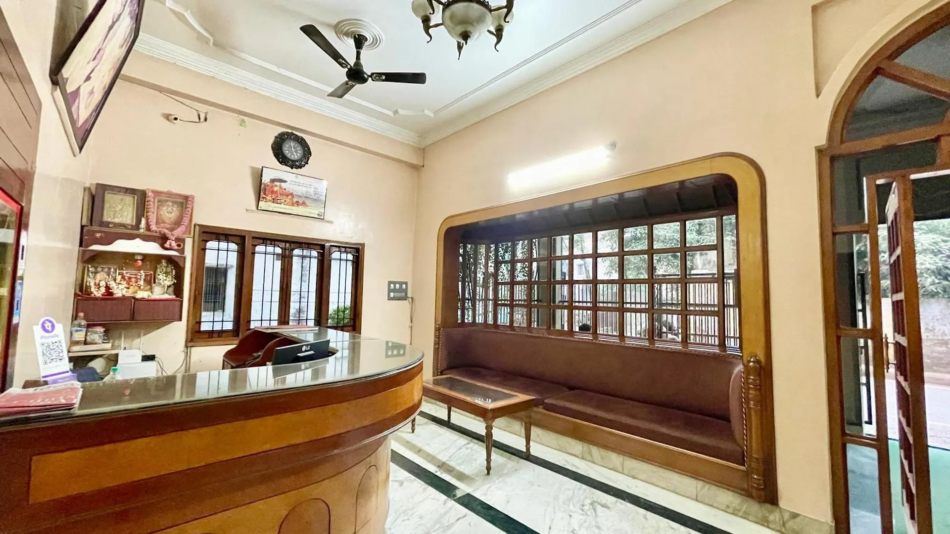 Hotel Shivam ! Varanasi होटल शिवम హోటల్ శివం ஹோட்டல் சிவம் Foreigner'S Choice ! Fully Air-Conditioned Hotel With Lift & Parking Availability, Near Kashi Vishwanath Temple, And Ganga Ghat, Best Hotel In Varanasi 2 India