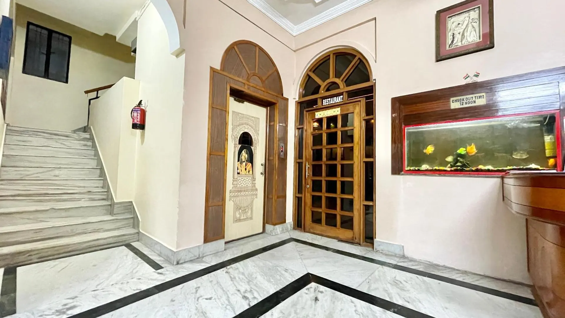 Hotel Shivam ! Varanasi होटल शिवम హోటల్ శివం ஹோட்டல் சிவம் Foreigner'S Choice ! Fully Air-Conditioned Hotel With Lift & Parking Availability, Near Kashi Vishwanath Temple, And Ganga Ghat, Best Hotel In Varanasi 2 4*,