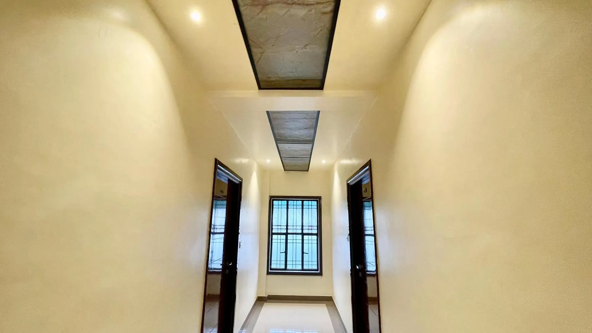 Hotel Shivam ! Varanasi होटल शिवम హోటల్ శివం ஹோட்டல் சிவம் Foreigner'S Choice ! Fully Air-Conditioned Hotel With Lift & Parking Availability, Near Kashi Vishwanath Temple, And Ganga Ghat, Best Hotel In Varanasi 2